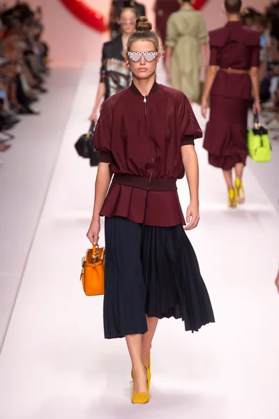 Look 37